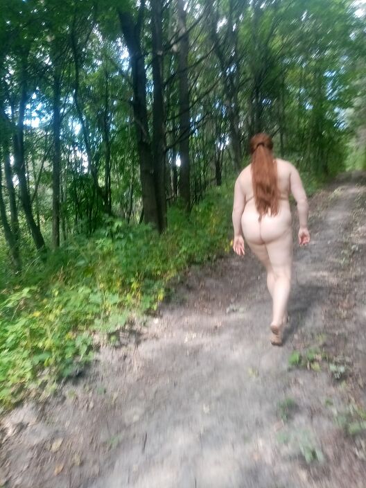 Вид с зади