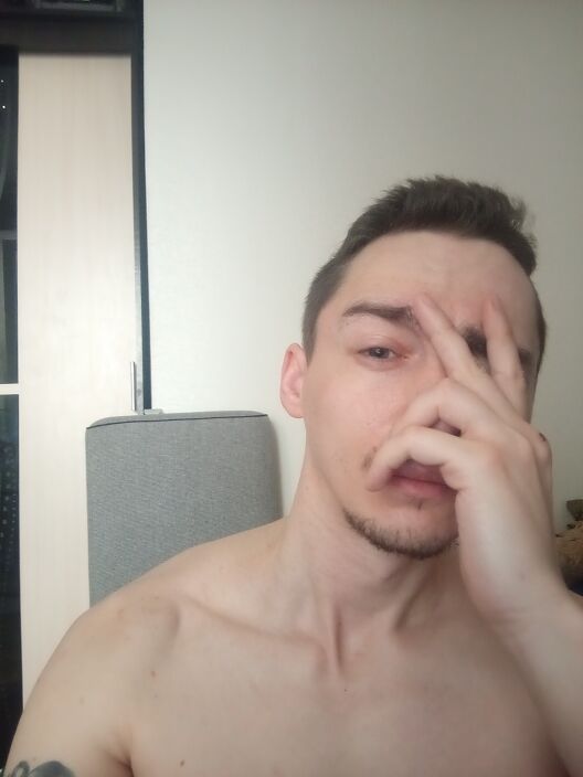 Только проснулся..