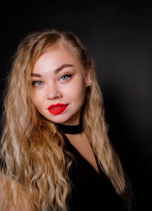 Твоя шлюшка)