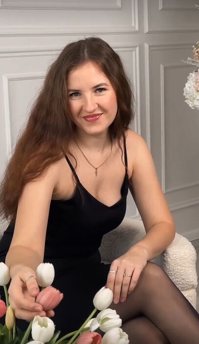 Довольна блядь)