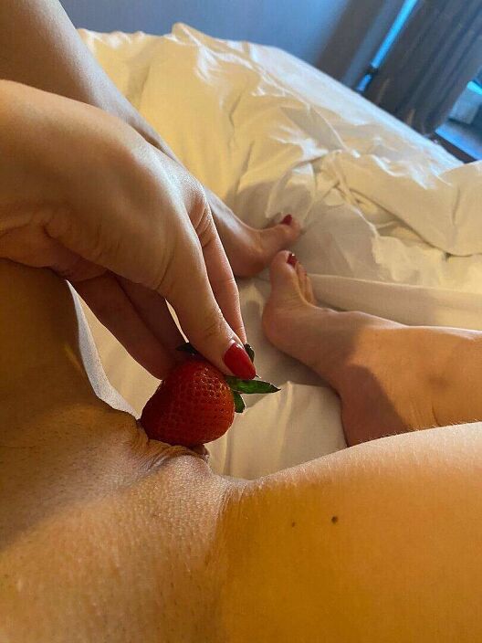 клубнички захотелось очень)