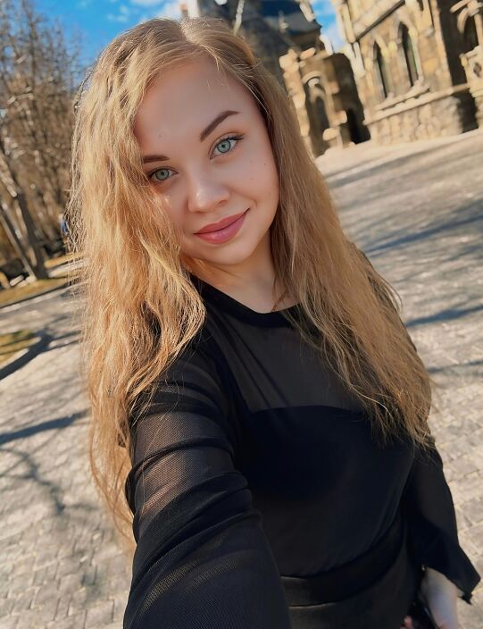 Вылижу яйца)