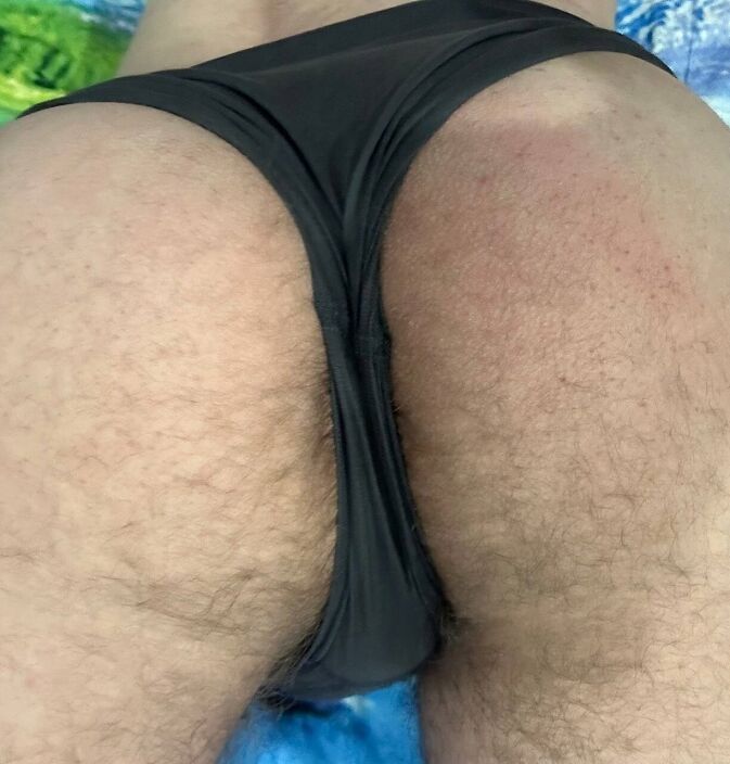 Ты не против, что я взял твои трусики?