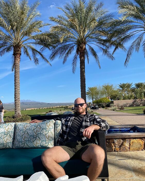 Под пальмой