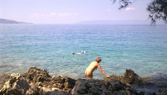 Не стесняясь