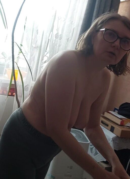 Инночка у окна