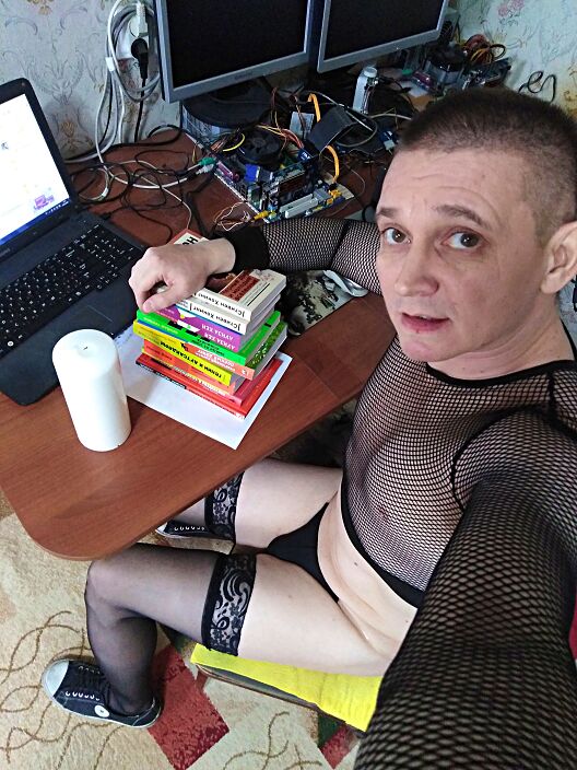 Купил свечу для ужина и ночного секса