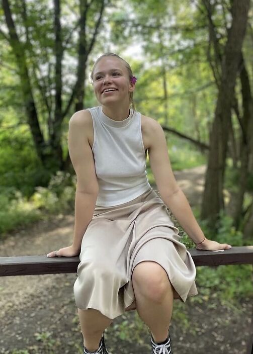 Как вам сиськи? Угадаете размер?