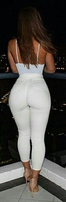 У подружки в гостях.