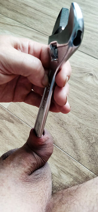 Wrench insert