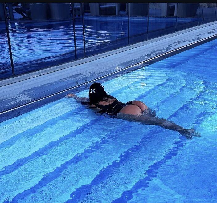 Подруга пушечка