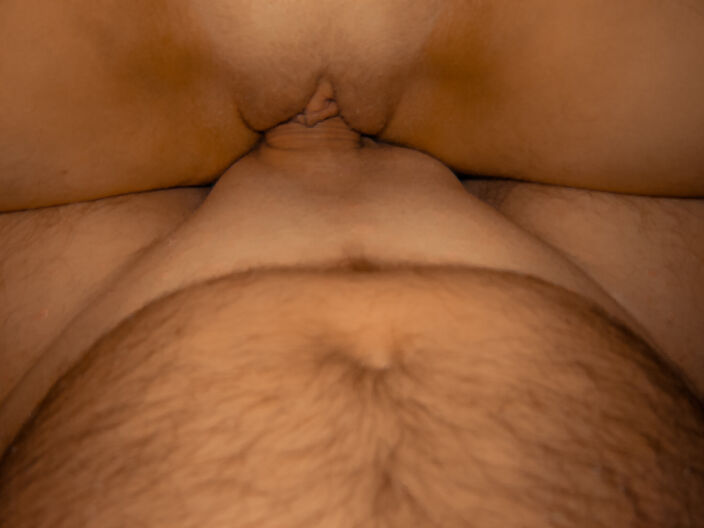 Присела на меня