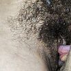 пиздализ слизывает остатки мочи и сперму с волосатой