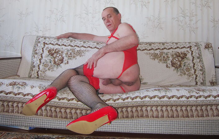 Natali в красном