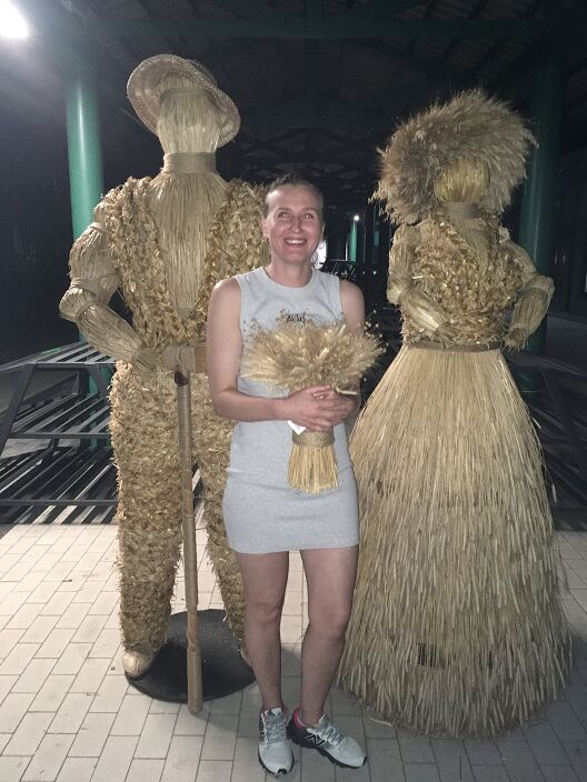 Жена на празднике урожая