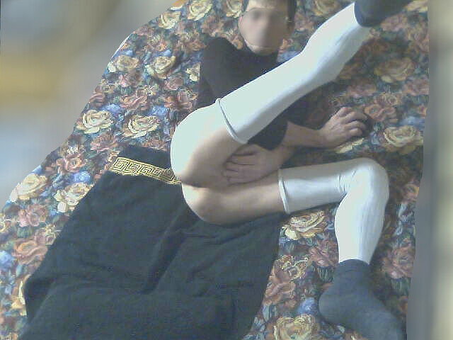 хочу ебаться )