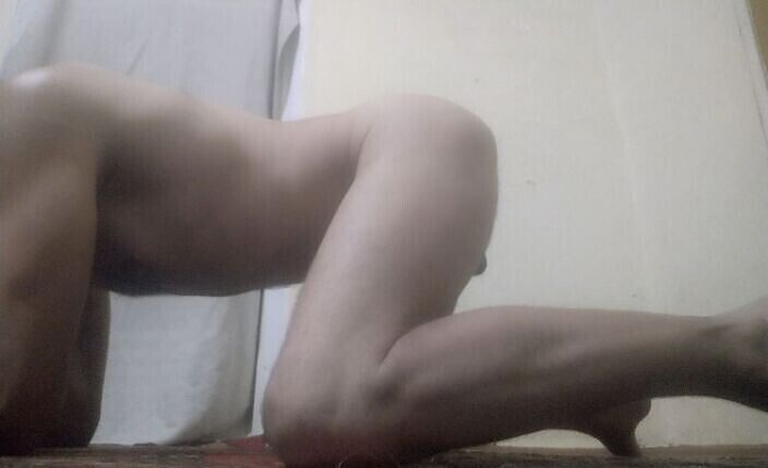 на четвереньках