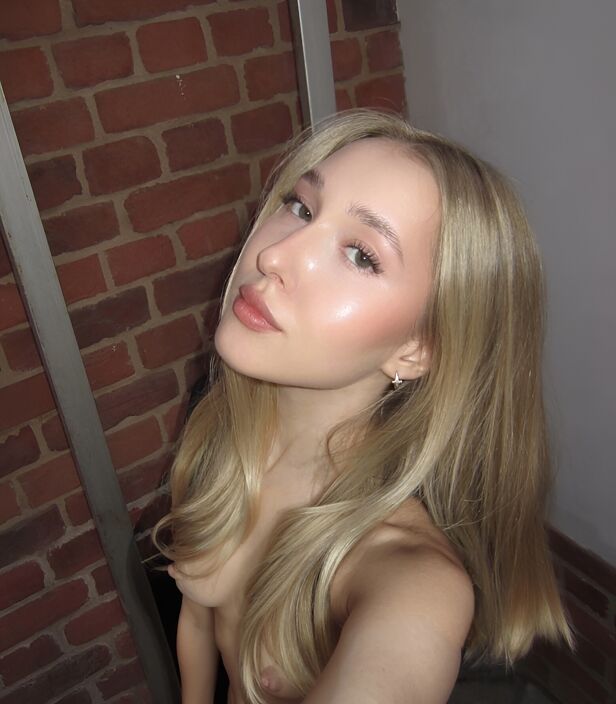 Сиси прикрыла) мамочка может гордиться?)