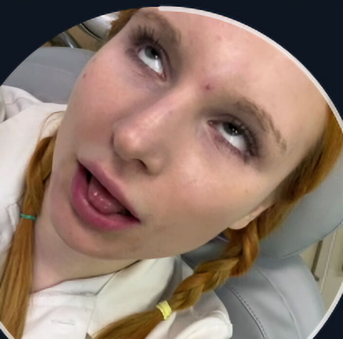 Угадайье что делаю на фото)