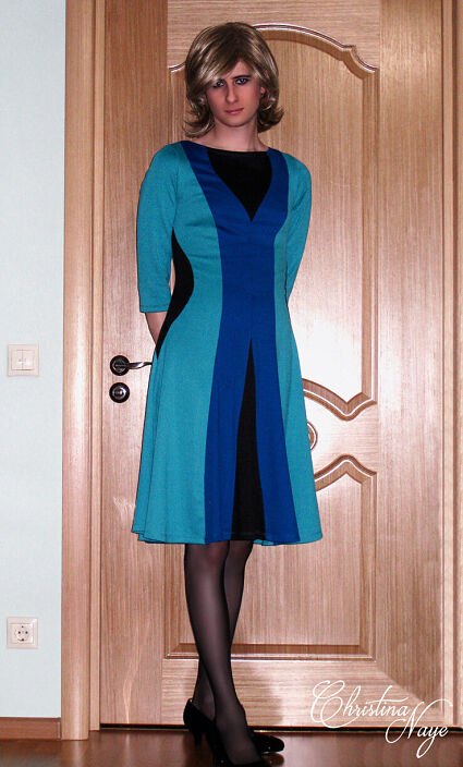 Черно-синее платье