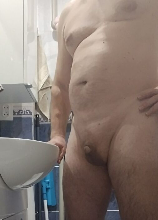 Утро, умываюсь