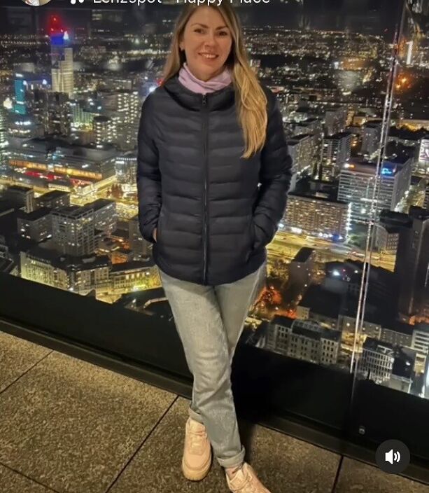 Таничка на прогулке.