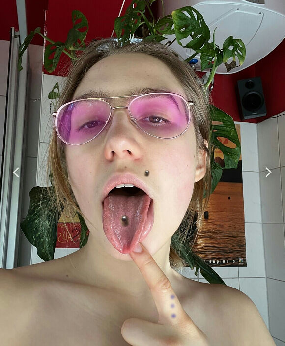 ротик что то хочет