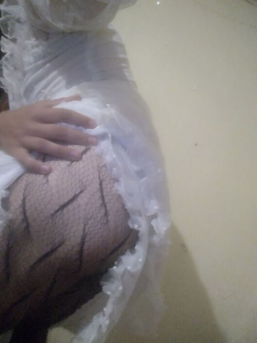 В свадебном платье