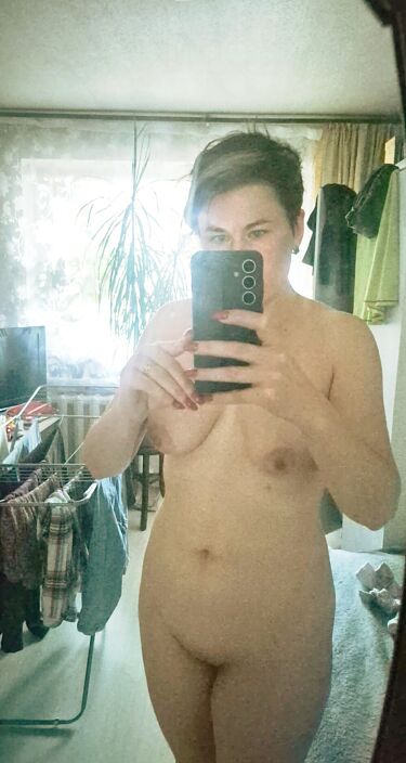 Любит селфи