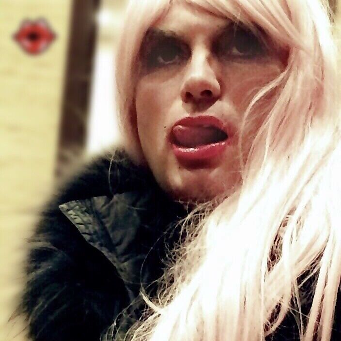 Трахните мой рот как настоящую пизду