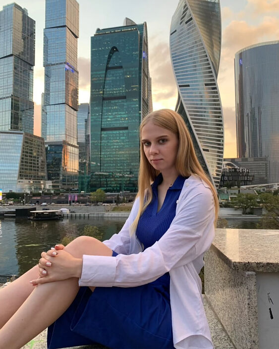 С кем бы погулять