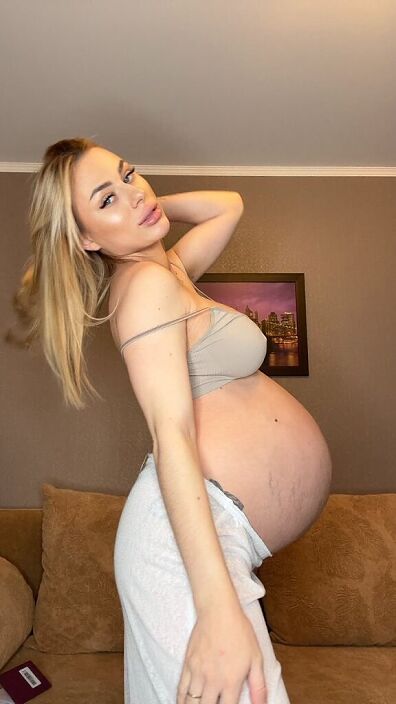 Животик болел