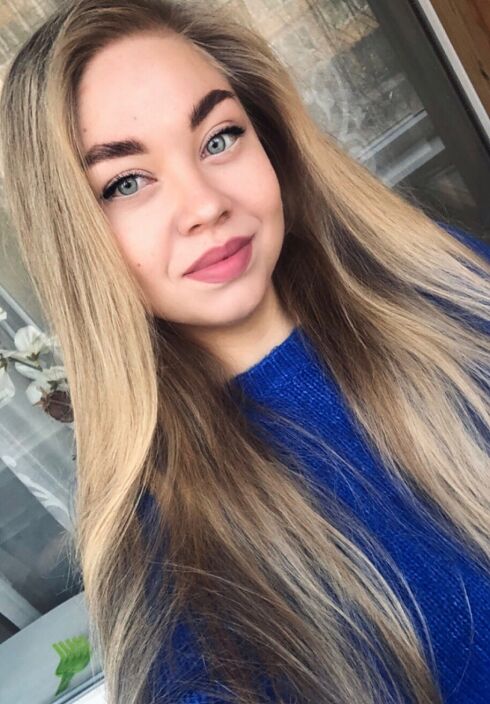 Довольная и милая блядь)