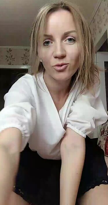 Я ПОЗИРУЮ ДОМА