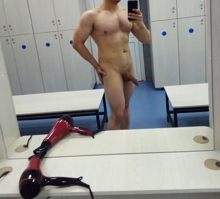 В раздевалке