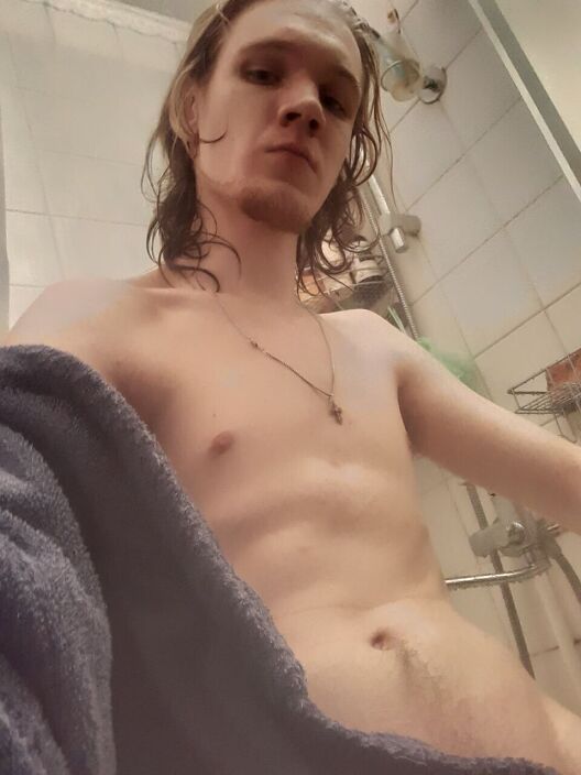 Жаль волосы срезал