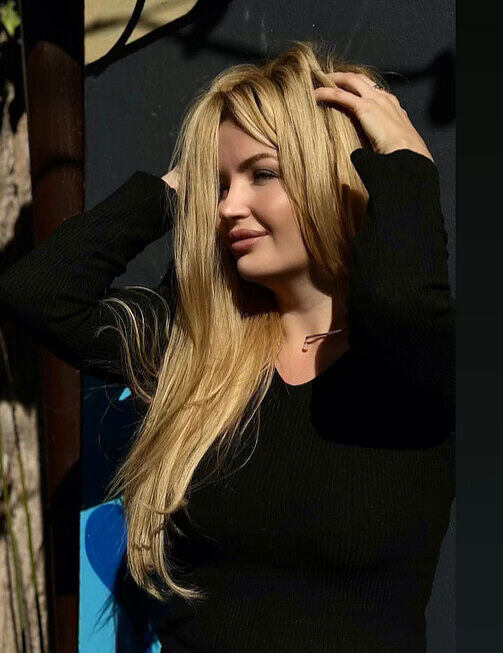 она знает как встать к солнцу