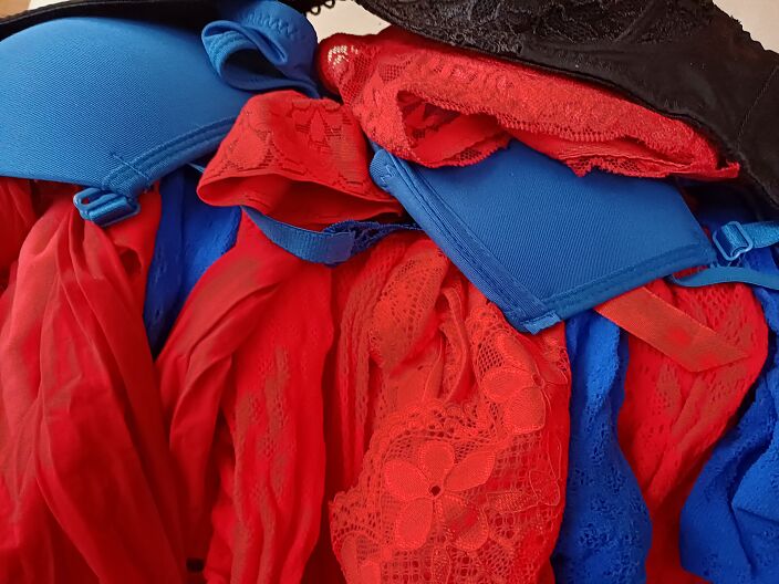 Прикупила кружевные трусики и лиф