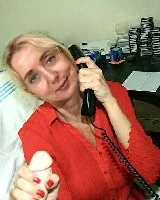 Лена на Работе