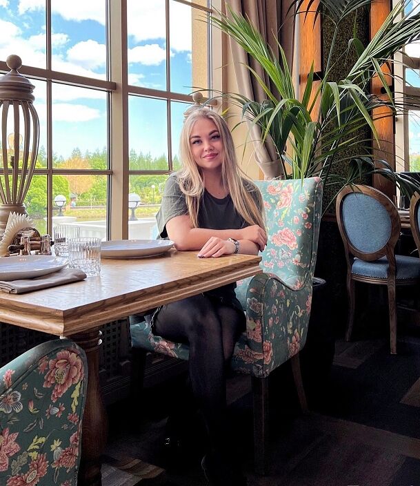 Раздвинуть ножки?)