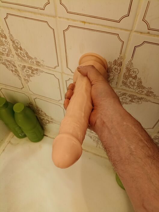 Принимаю свободно в анал