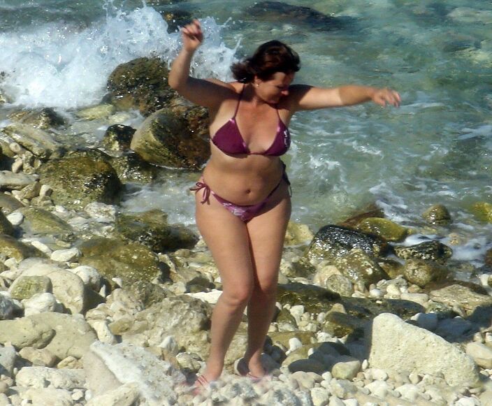 Жена на пляже