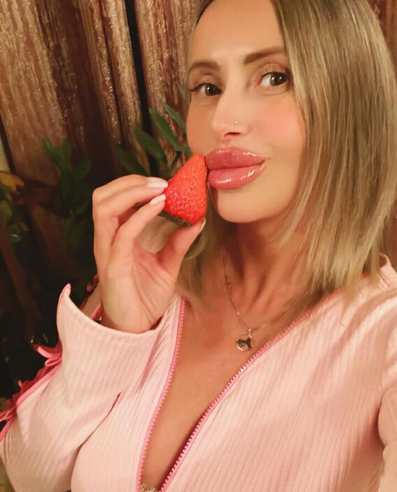 спелая клубничка