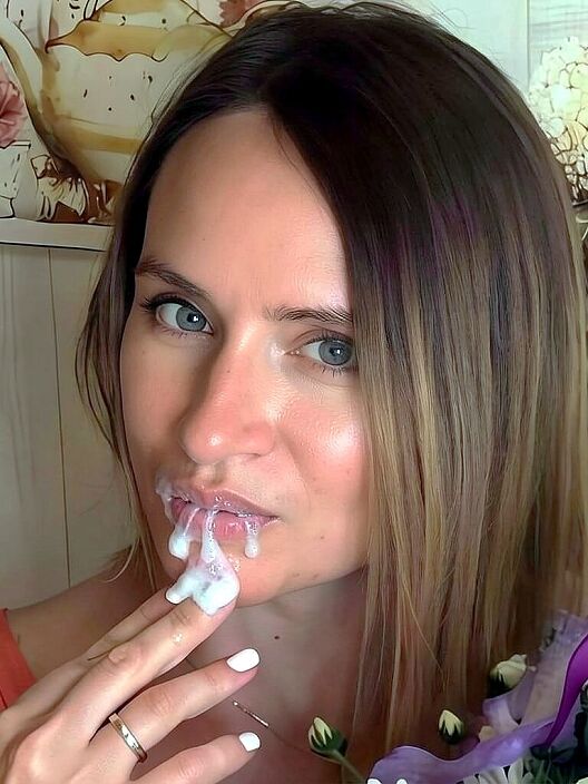 я шлюха отсосала