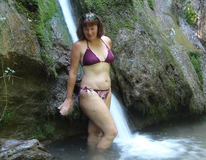 В купальниках