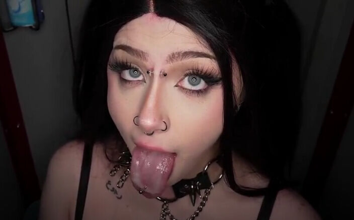 ОБОЖАЮ лизать минетчицам!