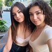 Гуляем и хвастаемся сиськами