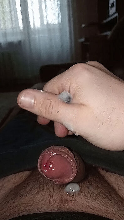 Залился спермой