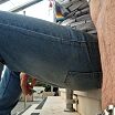 Джинсы плотно обтягивают мои бедра и попку. Кто хочет их