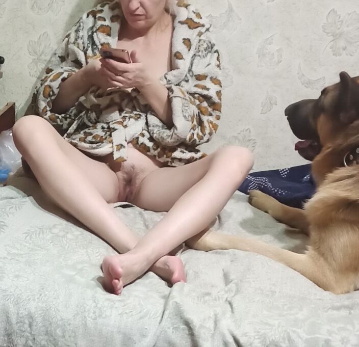 Раздвинула)